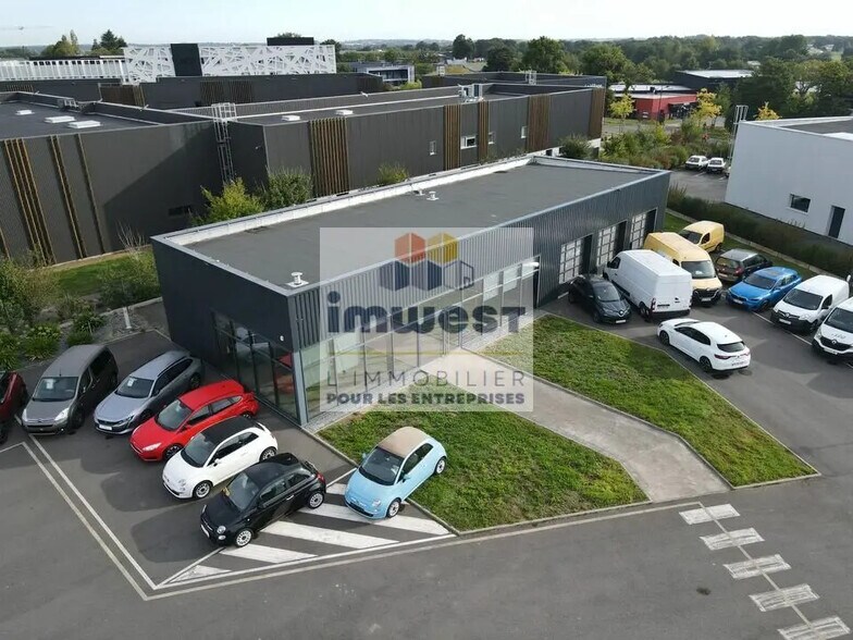 Local d’activités dans Pacé à louer - Photo de l’immeuble – Image 1 sur 14