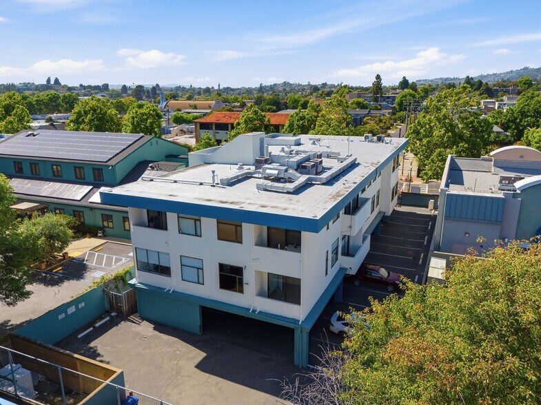 6500 Fairmount Ave, El Cerrito, CA à vendre - Photo de l’immeuble – Image 2 sur 38