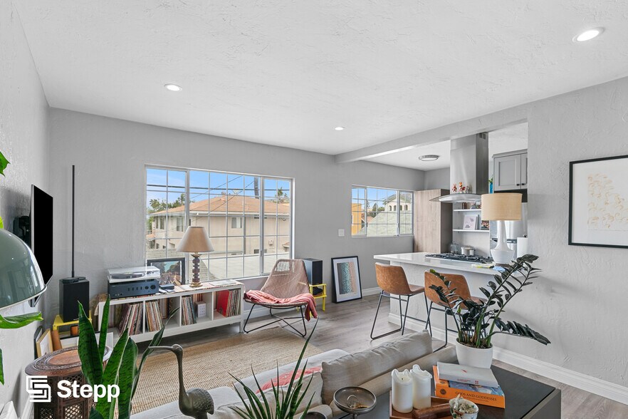 433 Nebraska Ave, Long Beach, CA à vendre - Photo de l’immeuble – Image 3 sur 19