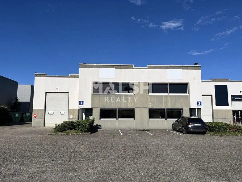 Bureau dans Décines-Charpieu à louer - Photo de l’immeuble – Image 2 sur 50