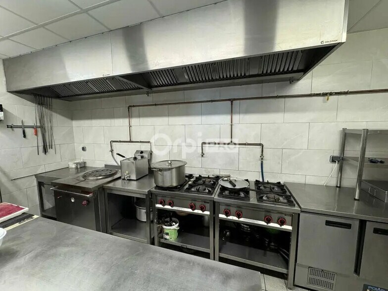 Local commercial dans Échirolles à louer - Photo intérieure – Image 2 sur 3