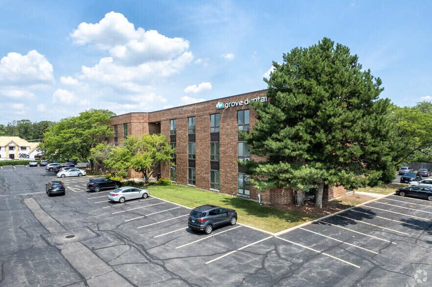 2 E 22nd St, Lombard, IL à louer - Photo de l’immeuble – Image 1 sur 9