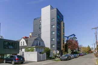 Plus de détails pour 215 Boylston Ave E, Seattle, WA - Logement à vendre