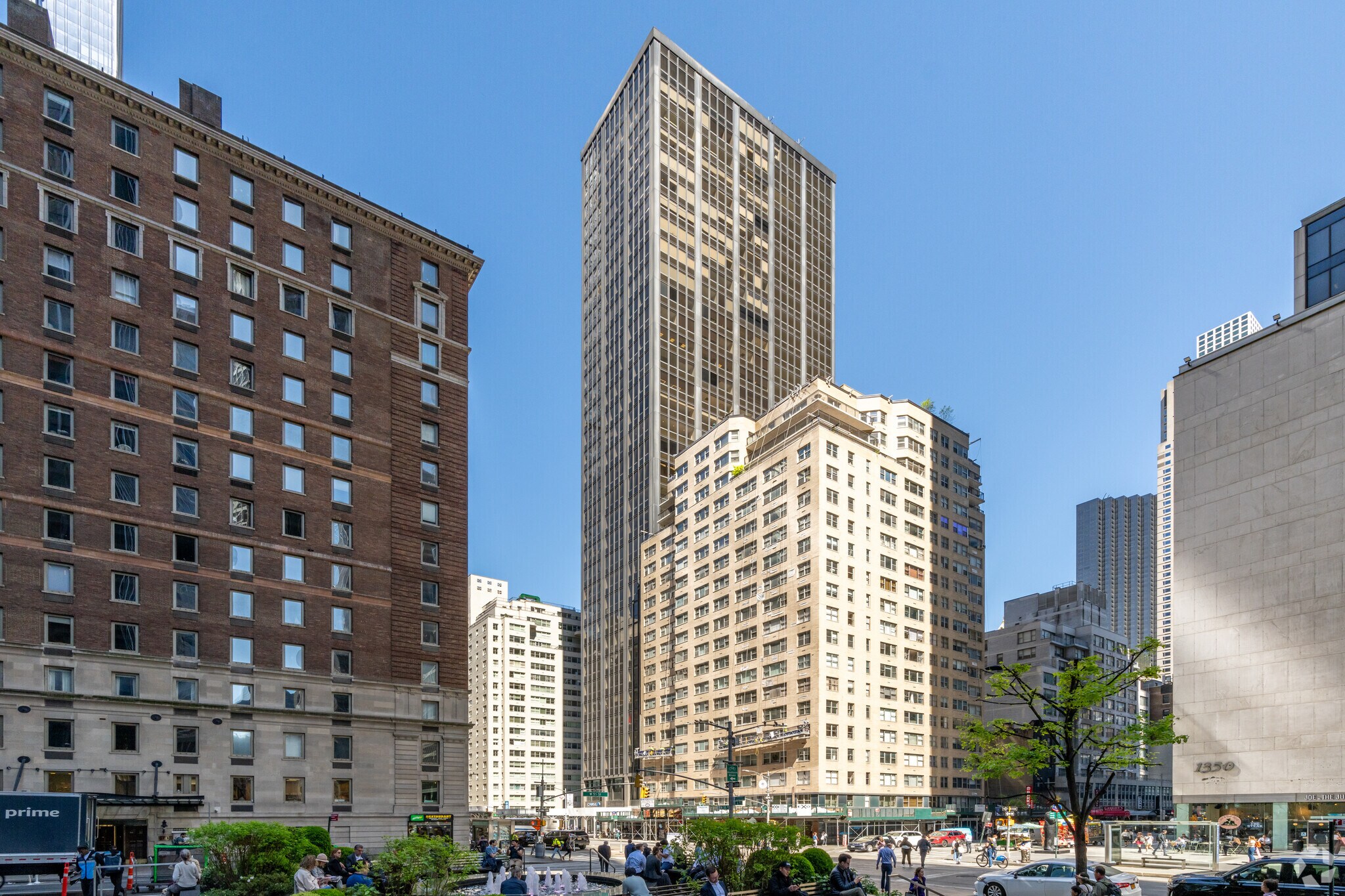 1370 Avenue of the Americas, New York, NY à louer Photo principale– Image 1 sur 19
