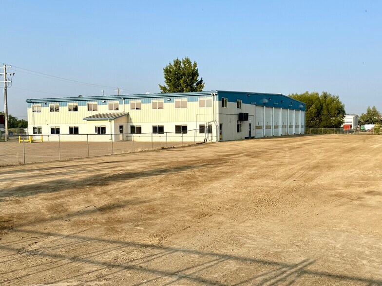 8 Van Der Horn Way, Red Deer County, AB à louer - Photo de l’immeuble – Image 2 sur 35