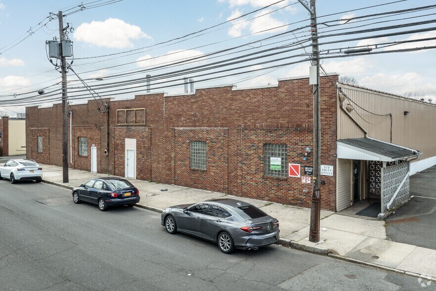 210 S Van Brunt St, Englewood, NJ à vendre - Photo de l’immeuble – Image 1 sur 6