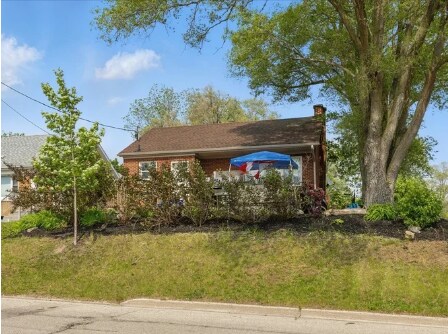 839 Stirling Av S, Kitchener, ON à vendre - Photo de l’immeuble – Image 2 sur 8