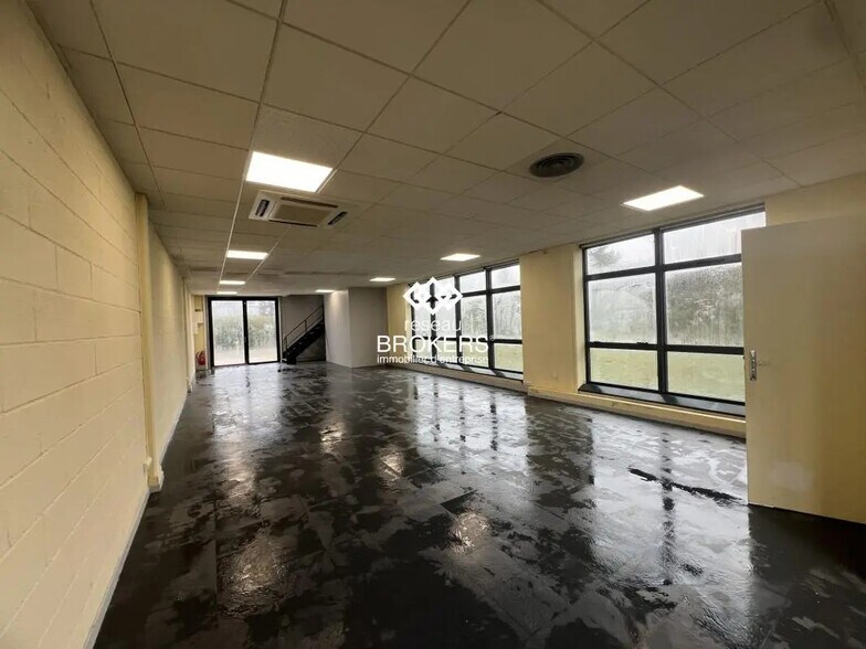 Local d’activités dans Les Ulis à louer - Photo intérieure – Image 3 sur 9