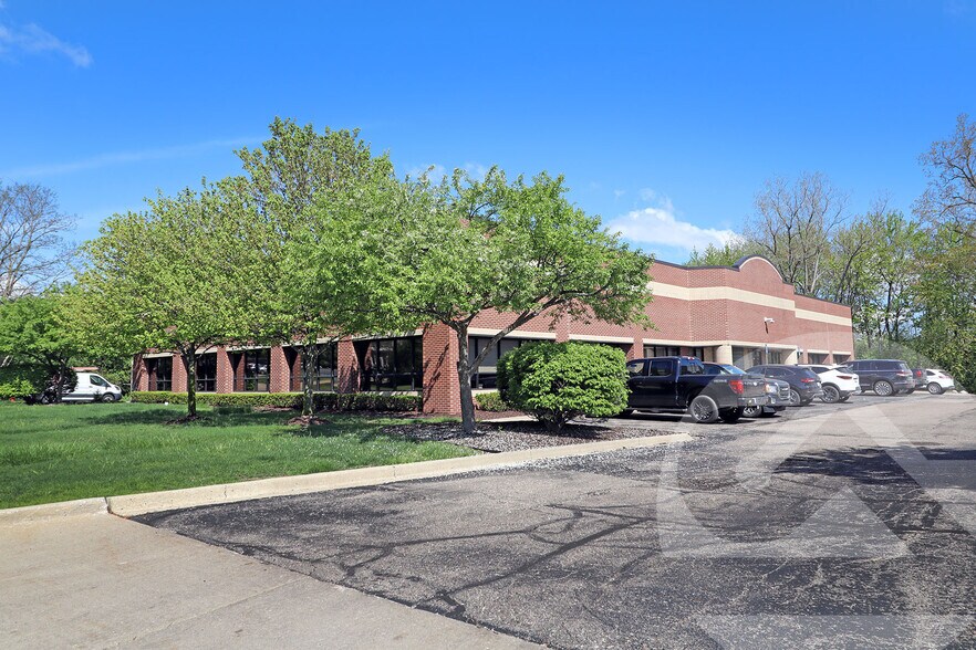 45150 Polaris Ct, Plymouth, MI à vendre - Photo de l’immeuble – Image 1 sur 1