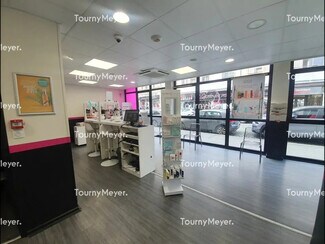 Plus de détails pour Local commercial à louer