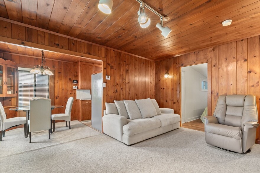 516 Capitola Ave, Capitola, CA à vendre - Photo intérieure – Image 2 sur 43
