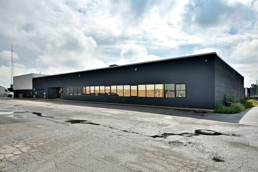 2100 W 21st St, Broadview, IL à louer - Photo de l’immeuble – Image 3 sur 45