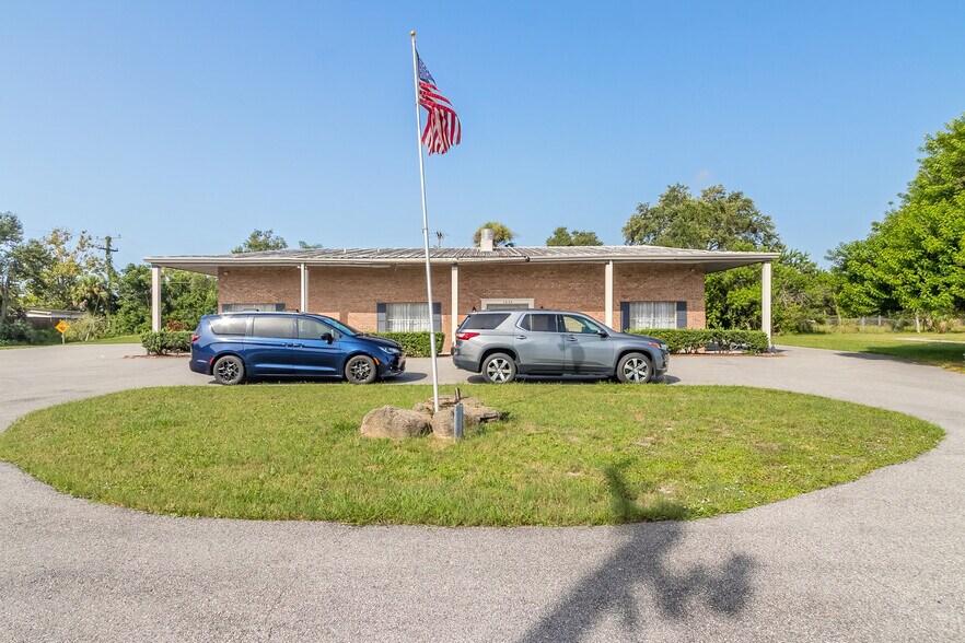 1036 Derbyshire Rd, Daytona Beach, FL à vendre - Photo de l’immeuble – Image 2 sur 35