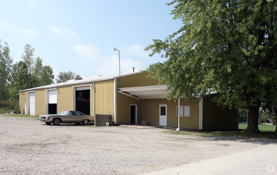 3844 S Meeker Ave, Muncie, IN à vendre - Photo principale – Image 1 sur 2