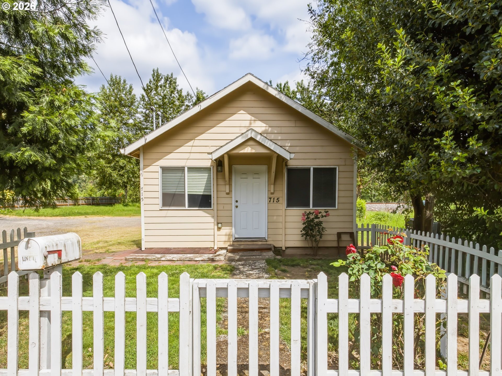 715 S McLoughlin Blvd, Oregon City, OR à vendre Photo de l’immeuble– Image 1 sur 22