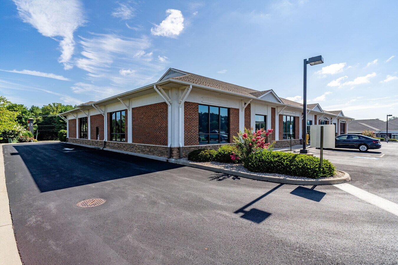 16 Gosnell, Staunton, VA 24401 - Lot 101 - - Photo intérieure - Image 1 of 41