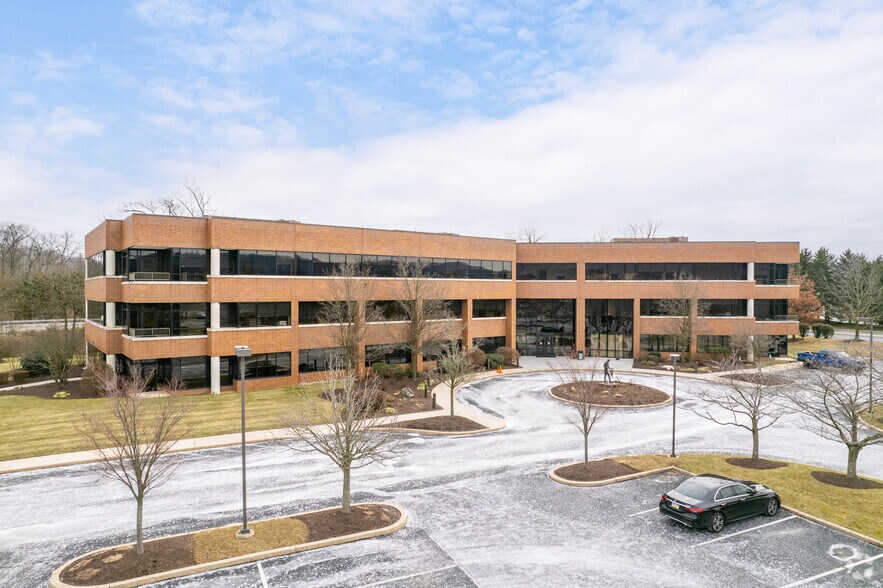 3773 Corporate Pky, Center Valley, PA à louer - Photo de l’immeuble – Image 1 sur 7