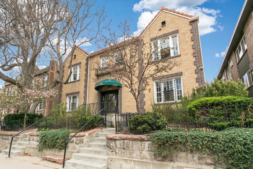 1328 Corona St, Denver, CO à vendre - Photo principale – Image 1 sur 16