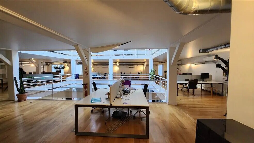 Bureau dans Paris à louer - Photo de l’immeuble – Image 3 sur 9