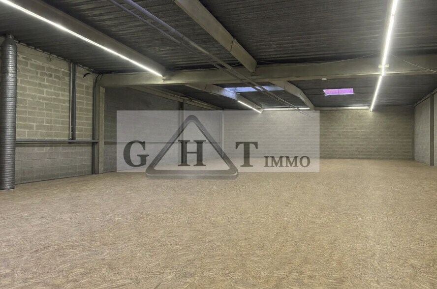 Industriel/Logistique dans Villeneuve-la-Garenne à louer - Photo de l’immeuble – Image 3 sur 8