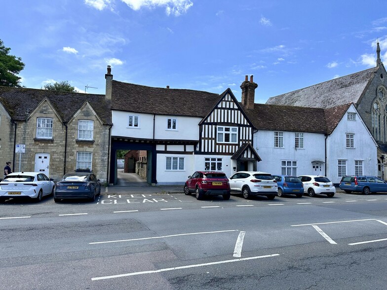34 Upper High St, Thame à vendre - Photo de l’immeuble – Image 2 sur 3