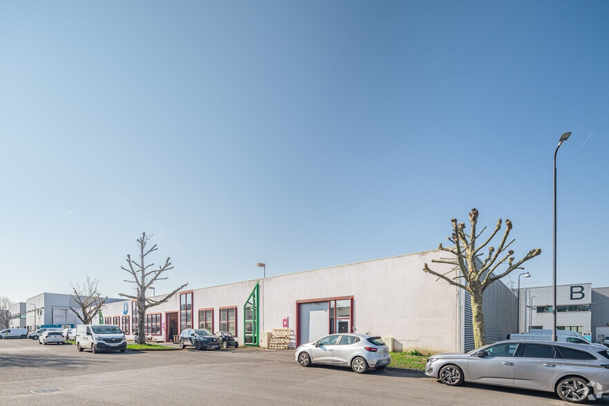 24 Rue Robert Witchitz, Ivry-sur-Seine à louer - Photo de l’immeuble – Image 2 sur 5