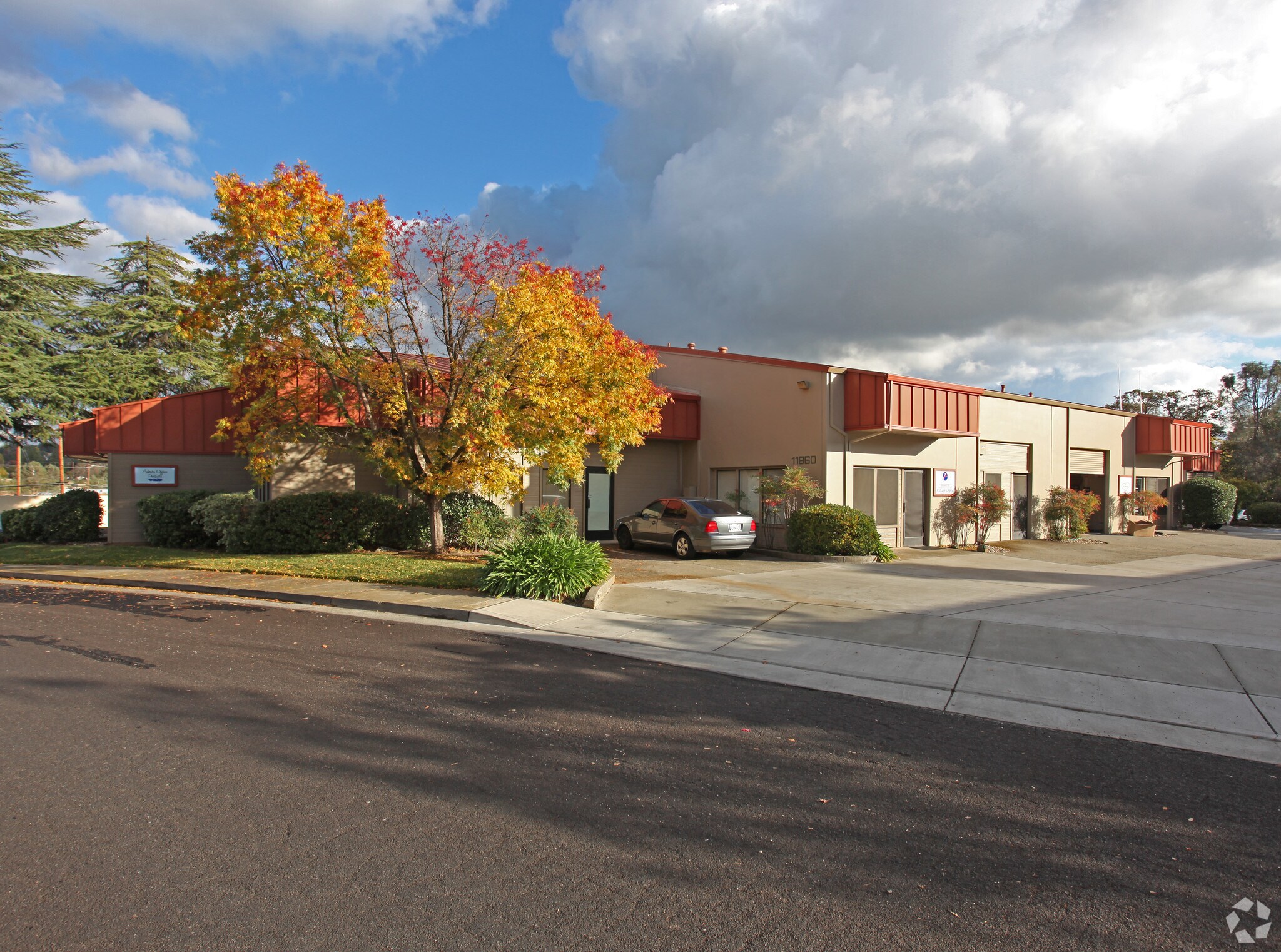 11860 Kemper Rd, Auburn, CA à vendre Photo principale– Image 1 sur 36