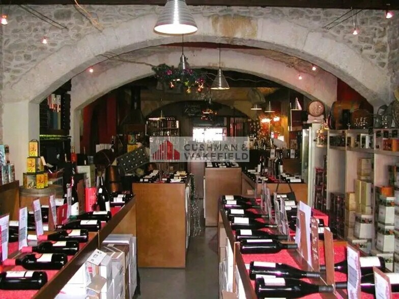 Local commercial dans Nîmes à louer - Photo intérieure – Image 3 sur 3