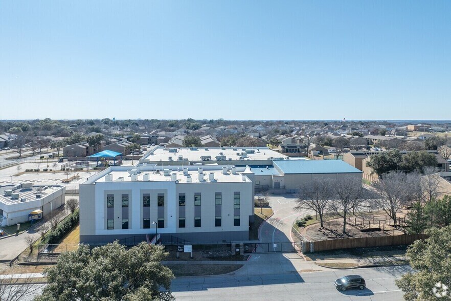 4640 Sycamore School Rd, Fort Worth, TX à vendre - Photo de l’immeuble – Image 2 sur 6