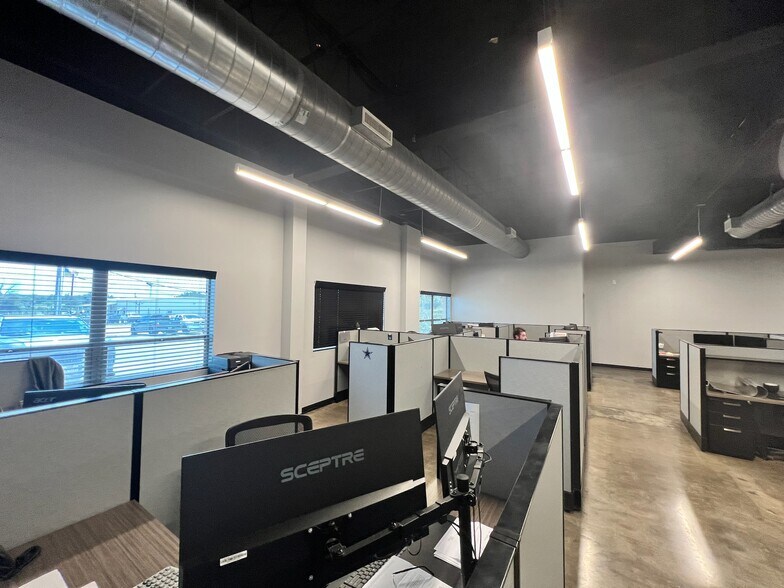 1035 Meacham Blvd, Fort Worth, TX à vendre - Photo intérieure – Image 2 sur 34