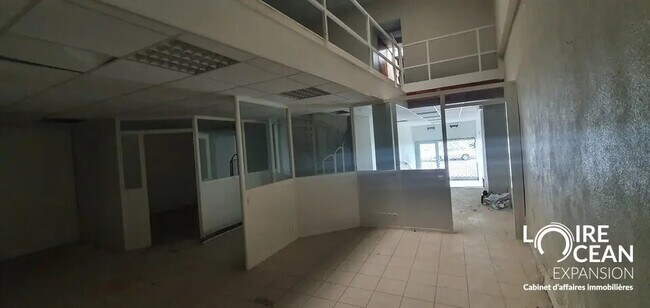 Plus de détails pour Local commercial à vendre