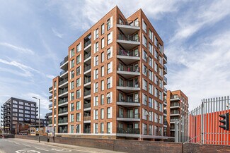 Plus de détails pour 62 Hatcham Rd, Londres - Local commercial à louer