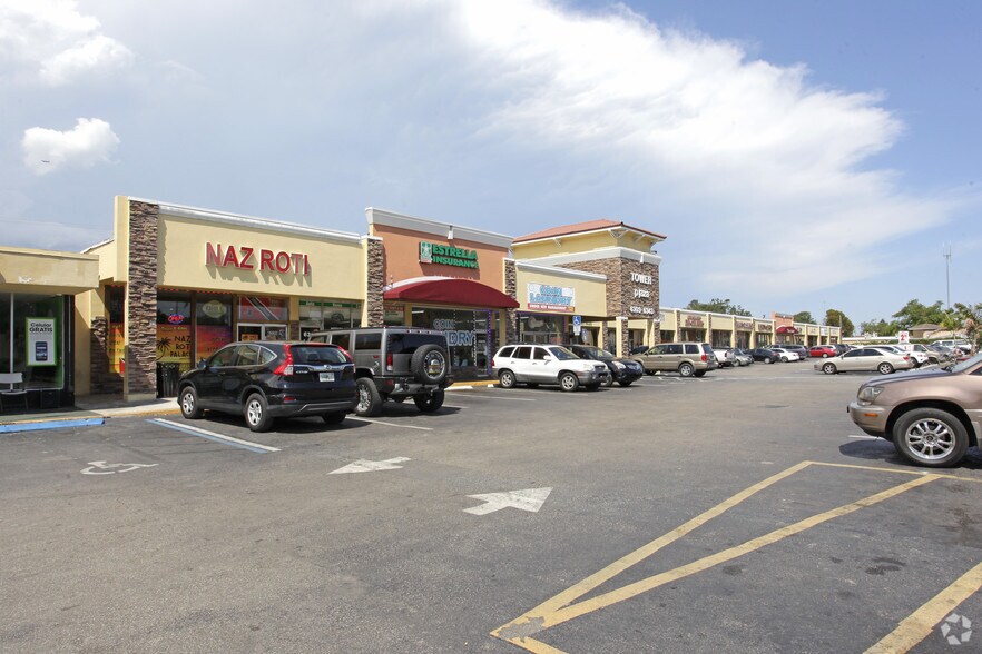 6303-6343 Miramar Pky, Miramar, FL à louer - Photo principale – Image 2 sur 4