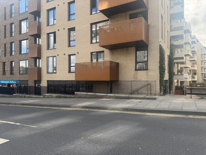 32 Penny Brookes Street, Londres à louer - Photo de l’immeuble – Image 1 sur 11