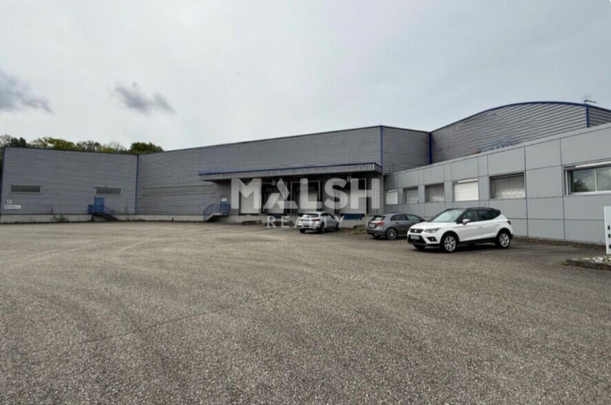 Industriel/Logistique dans Four à vendre - Photo de l’immeuble – Image 1 sur 6