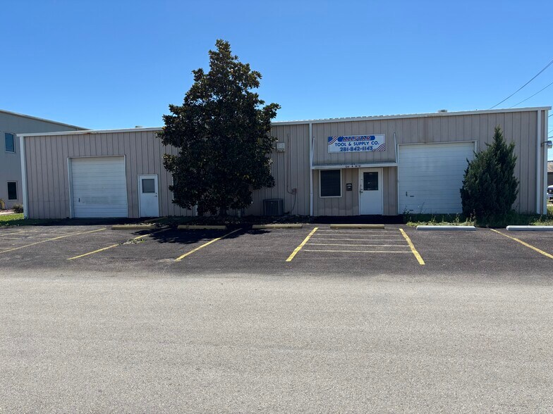 126 N 18th St, La Porte, TX à louer - Photo de l’immeuble – Image 1 sur 5
