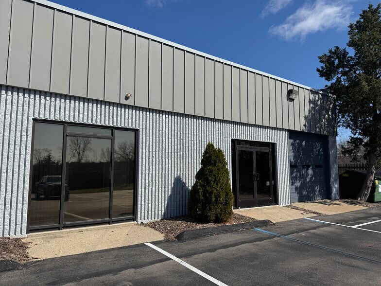 173 Parkland Plz, Ann Arbor, MI à louer - Photo de l’immeuble – Image 2 sur 4