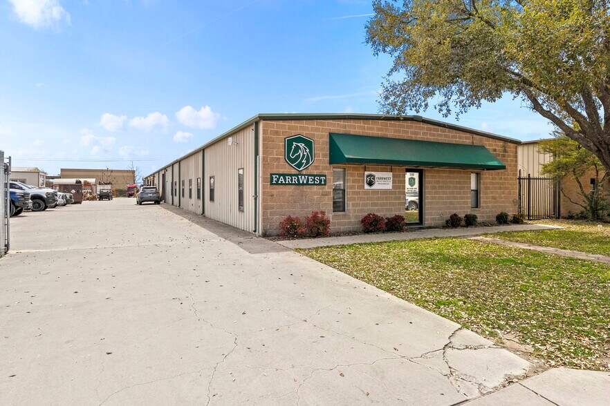 108 Commercial Pl, Schertz, TX à vendre - Photo de l’immeuble – Image 1 sur 17
