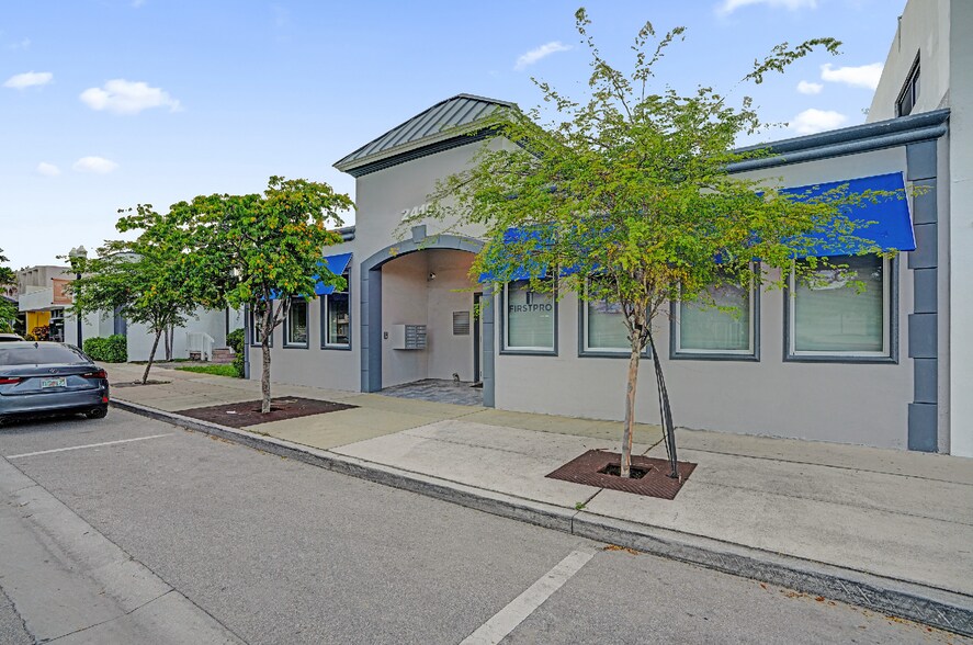 2419 Hollywood Blvd, Hollywood, FL à louer - Photo de l’immeuble – Image 3 sur 32