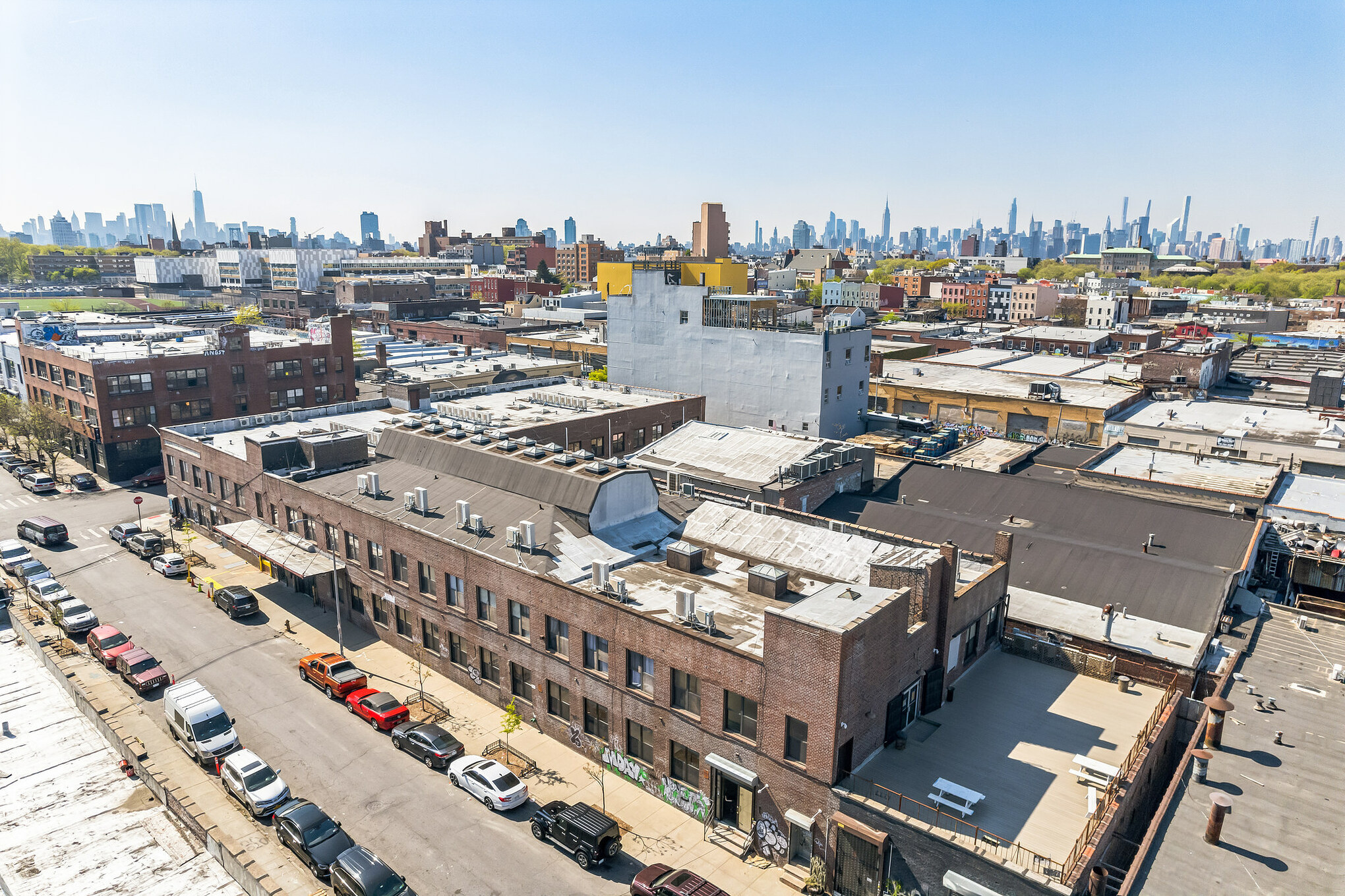 55 Meadow St, Brooklyn, NY à louer Photo de l’immeuble– Image 1 sur 52