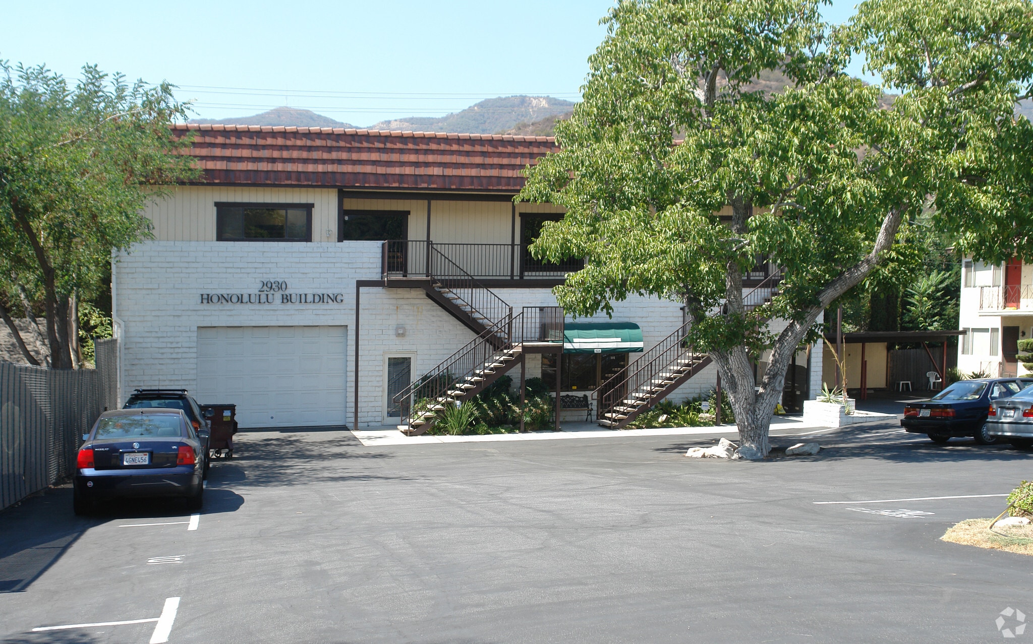 2930 Honolulu Ave, La Crescenta, CA à louer Photo principale– Image 1 sur 5
