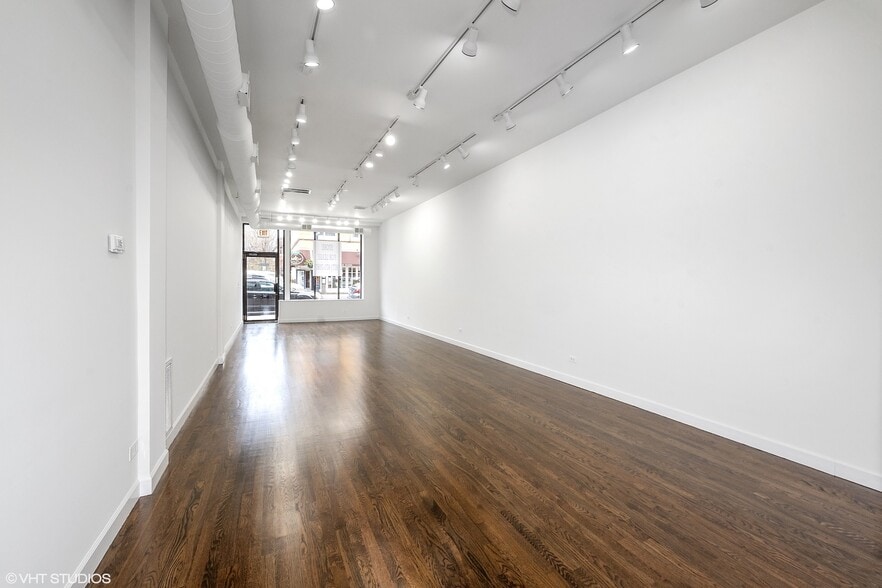 2460-2468 N Clark St, Chicago, IL à louer - Photo principale – Image 1 sur 3