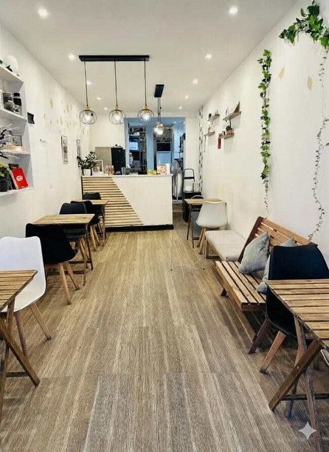 Plus de détails pour Local commercial à louer