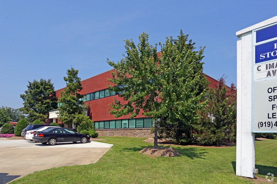 4324 S Alston Ave, Durham, NC à louer - Photo de l’immeuble – Image 3 sur 9