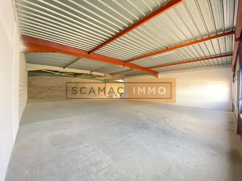Industriel/Logistique dans Neuilly-Plaisance à louer - Photo de l’immeuble – Image 2 sur 10