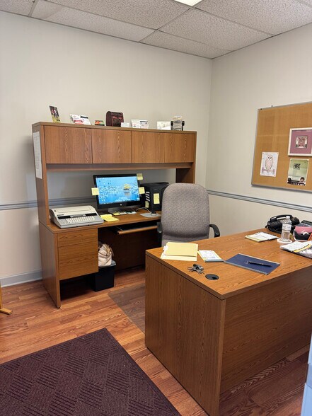 508 N Commerce Ave, Front Royal, VA à vendre - Photo intérieure – Image 2 sur 35