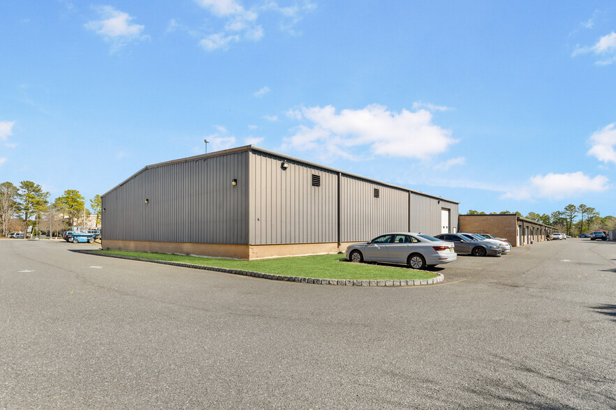 1 Executive Dr, Toms River, NJ à louer - Photo de l’immeuble – Image 3 sur 8