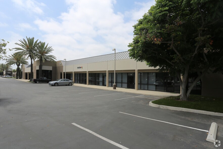 307 W Taft Ave, Orange, CA à louer - Photo de l’immeuble – Image 2 sur 3