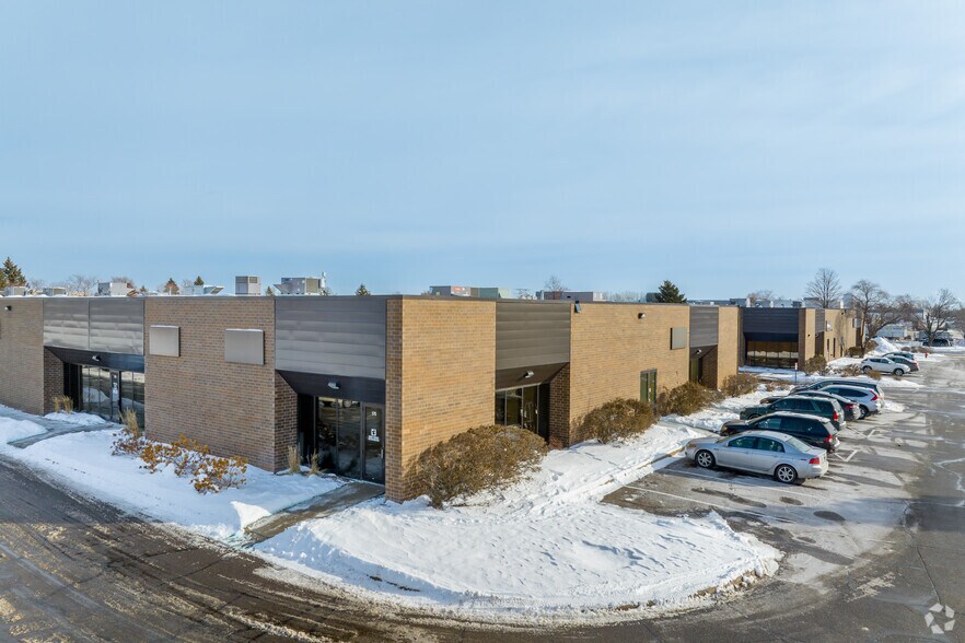 1230 Eagan Industrial Rd, Eagan, MN à louer - Photo de l’immeuble – Image 2 sur 5