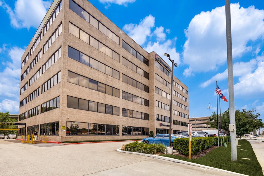 720 N Post Oak Rd, Houston, TX à louer - Photo de l’immeuble – Image 1 sur 8